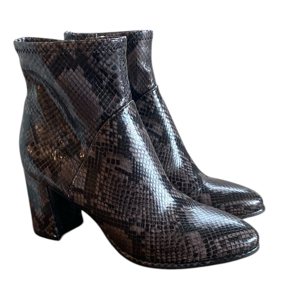 Marc Fisher Dyvine Black & Gray Snakeskin Zip Up Pointed Toe Booties Boots, 8.5M
